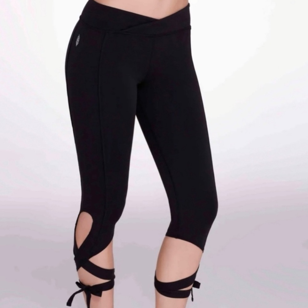 Free People Black Cropped Yoga Leggings withWrap Detail Size Small